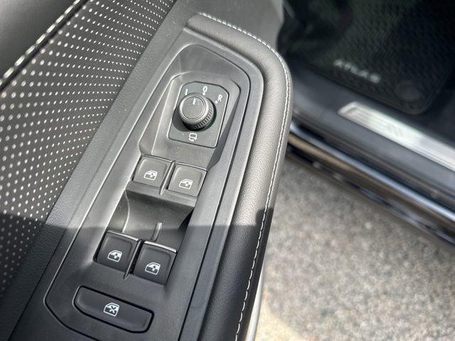 new 2025 Volkswagen Atlas car, priced at $51,604