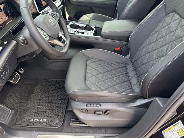 new 2025 Volkswagen Atlas car, priced at $51,604