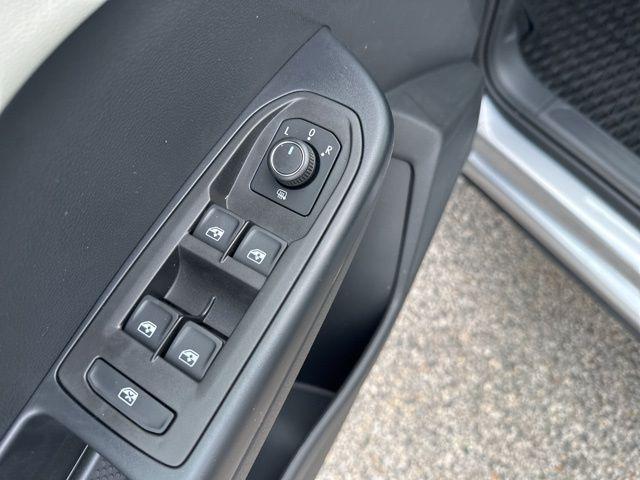 new 2025 Volkswagen Taos car, priced at $28,007