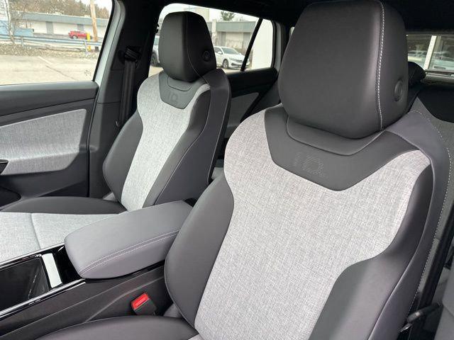 new 2025 Volkswagen ID.4 car, priced at $46,271