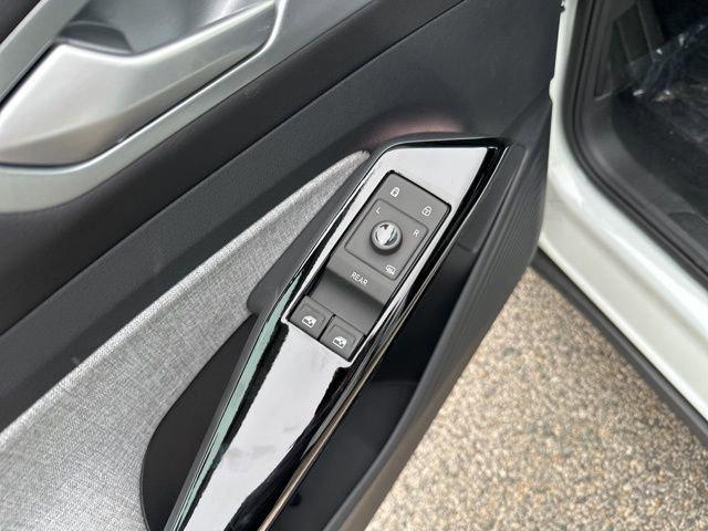 new 2025 Volkswagen ID.4 car, priced at $46,271