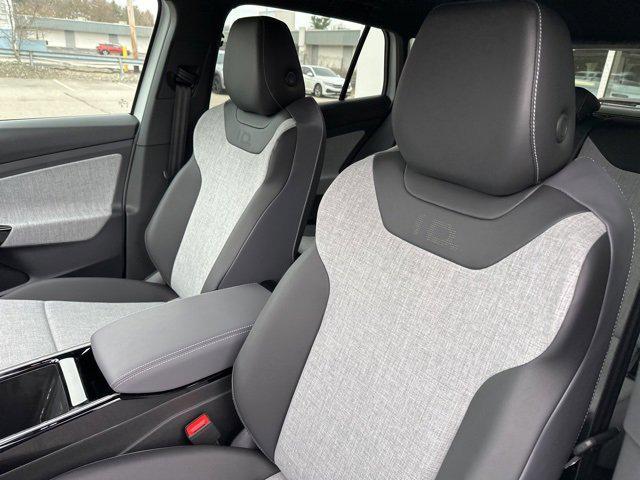 new 2025 Volkswagen ID.4 car, priced at $49,771