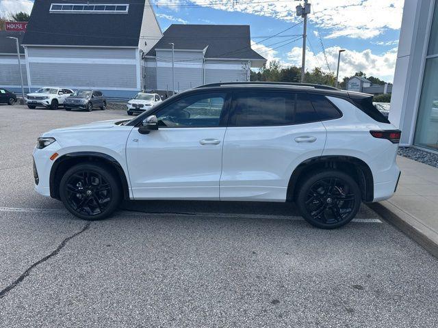 new 2025 Volkswagen Tiguan car, priced at $37,888