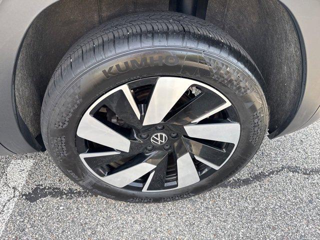 used 2024 Volkswagen Atlas Cross Sport car, priced at $36,500