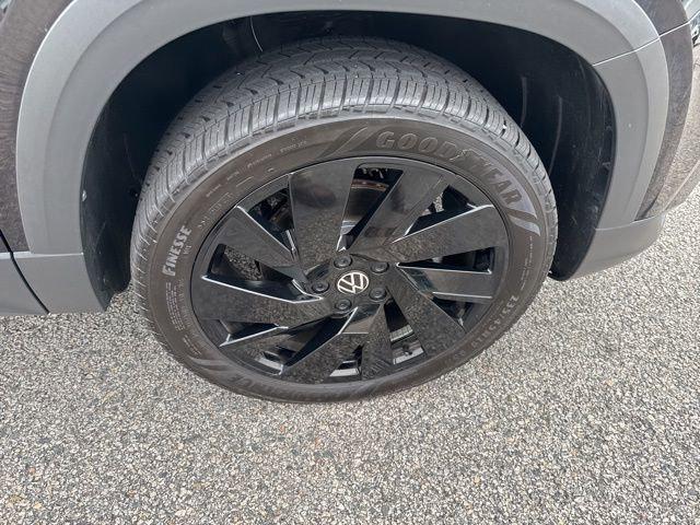 used 2024 Volkswagen Taos car, priced at $29,900