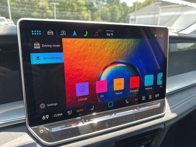 new 2025 Volkswagen Tiguan car, priced at $36,294