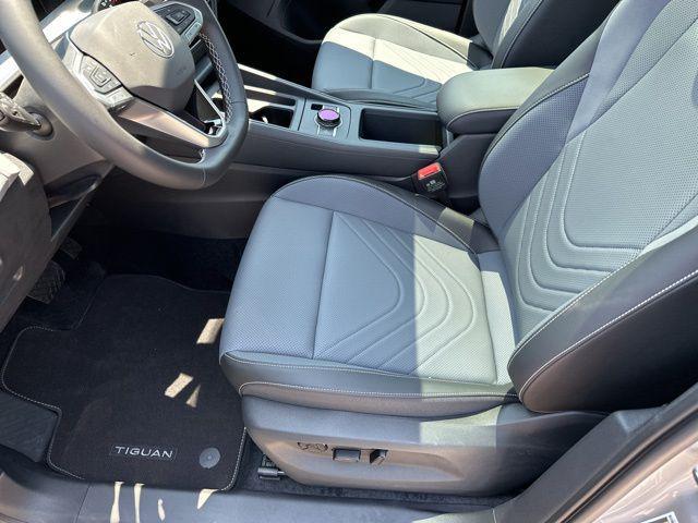 new 2025 Volkswagen Tiguan car, priced at $36,294