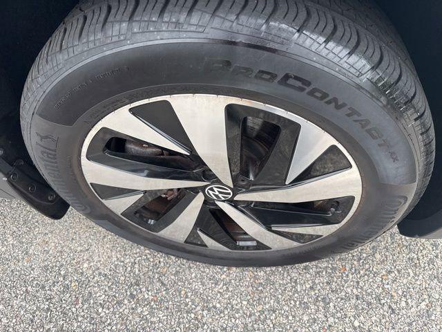 used 2023 Volkswagen ID.4 car, priced at $26,000