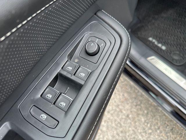 new 2026 Volkswagen Atlas car, priced at $46,714