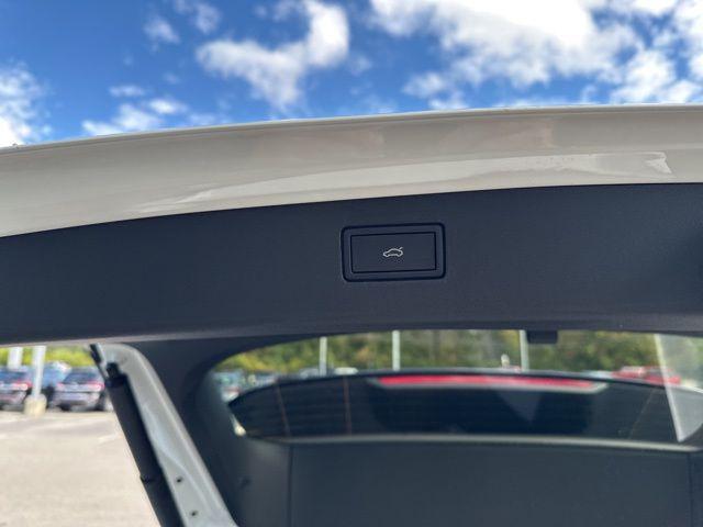 new 2025 Volkswagen Tiguan car, priced at $37,952