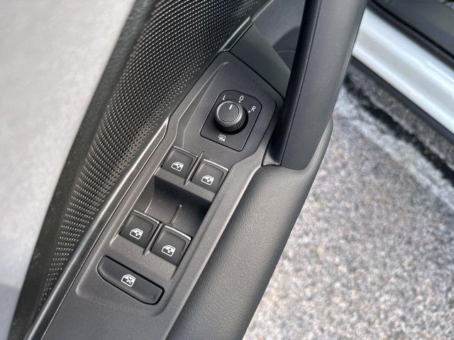 new 2025 Volkswagen Tiguan car, priced at $37,952