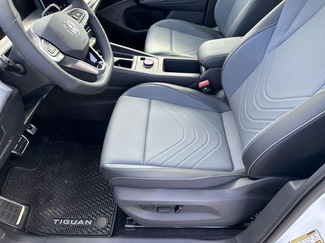 new 2025 Volkswagen Tiguan car, priced at $37,952
