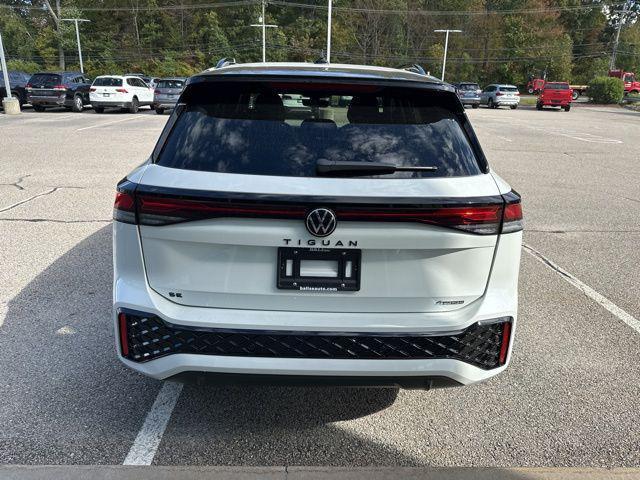 new 2025 Volkswagen Tiguan car, priced at $37,952