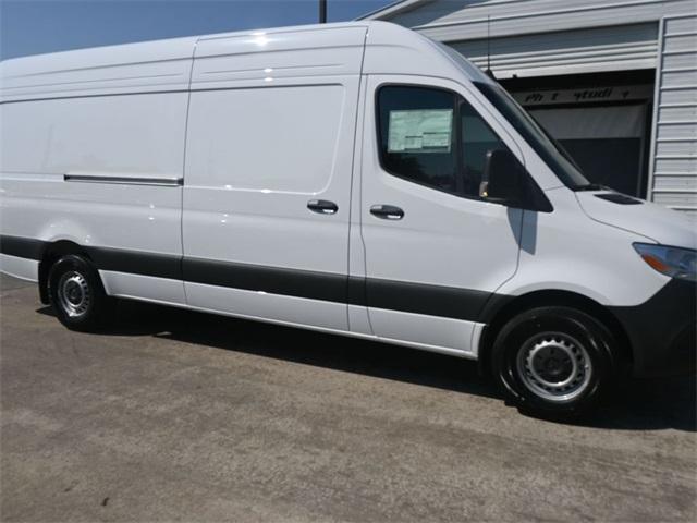 new 2025 Mercedes-Benz Sprinter 2500 car, priced at $60,269