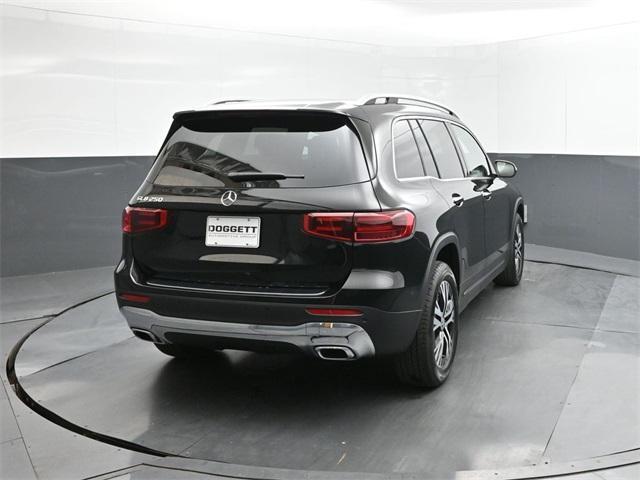 new 2025 Mercedes-Benz GLB 250 car, priced at $48,645