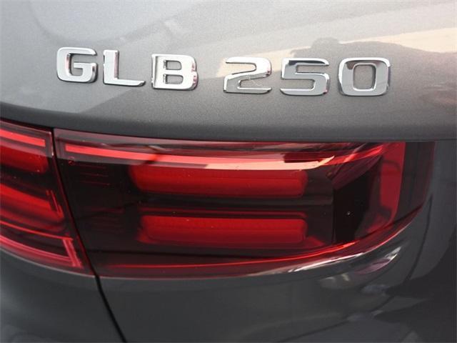 new 2025 Mercedes-Benz GLB 250 car, priced at $51,195