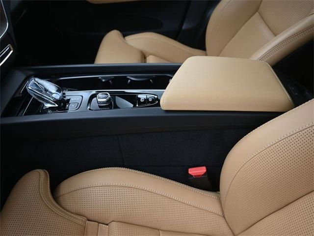 used 2024 Volvo XC60 Recharge Plug-In Hybrid car, priced at $56,999