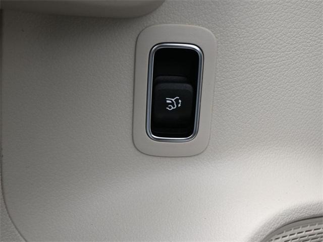 new 2026 Mercedes-Benz GLB 250 car, priced at $48,975