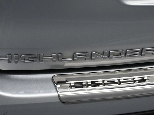 used 2022 Toyota Highlander car, priced at $34,995