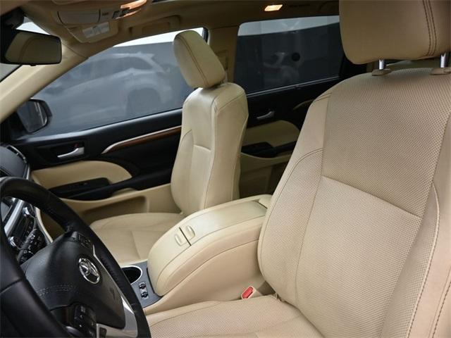 used 2019 Toyota Highlander car, priced at $24,999