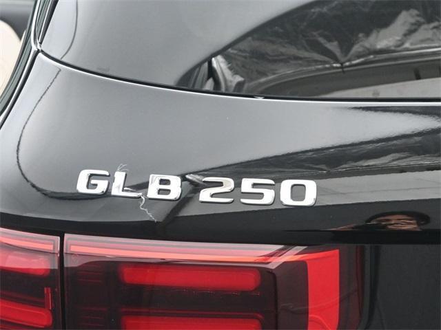 new 2025 Mercedes-Benz GLB 250 car, priced at $49,580