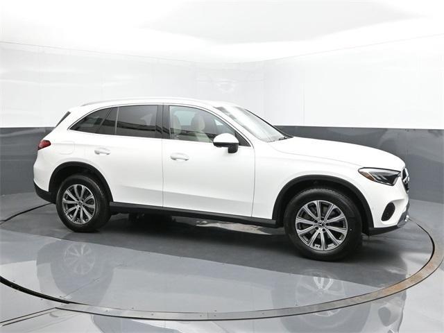 new 2025 Mercedes-Benz GLC 300 car, priced at $56,295