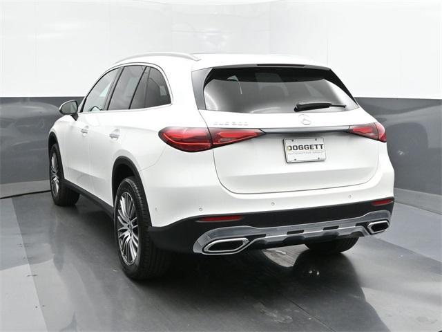 new 2025 Mercedes-Benz GLC 300 car, priced at $52,885