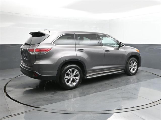 used 2015 Toyota Highlander car, priced at $13,999