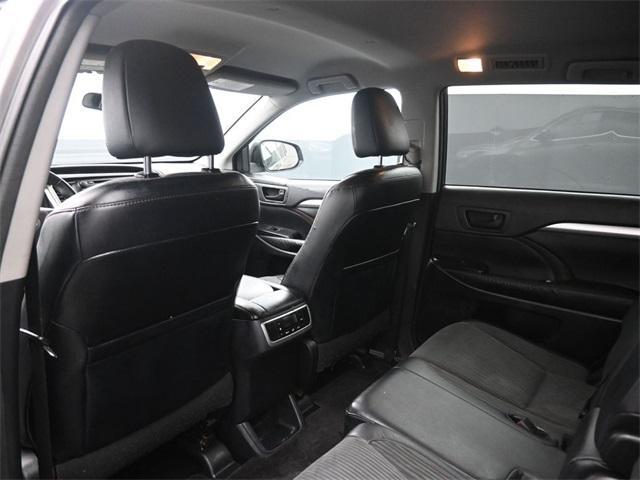 used 2015 Toyota Highlander car, priced at $13,999