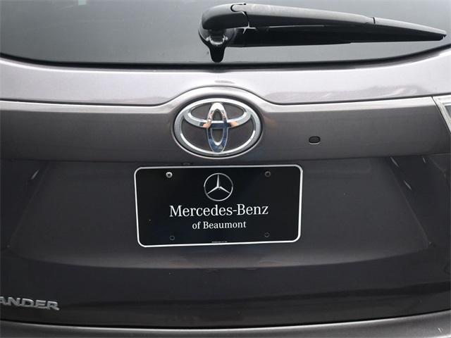 used 2015 Toyota Highlander car, priced at $13,999