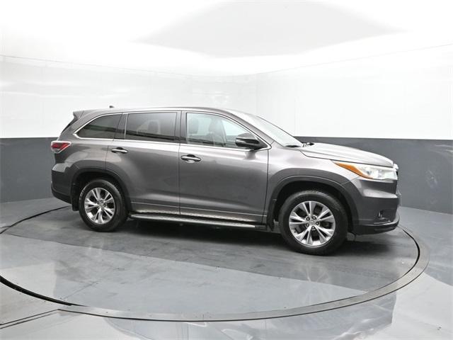 used 2015 Toyota Highlander car, priced at $13,999