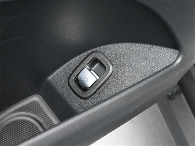 used 2023 Mercedes-Benz GLC 300 car