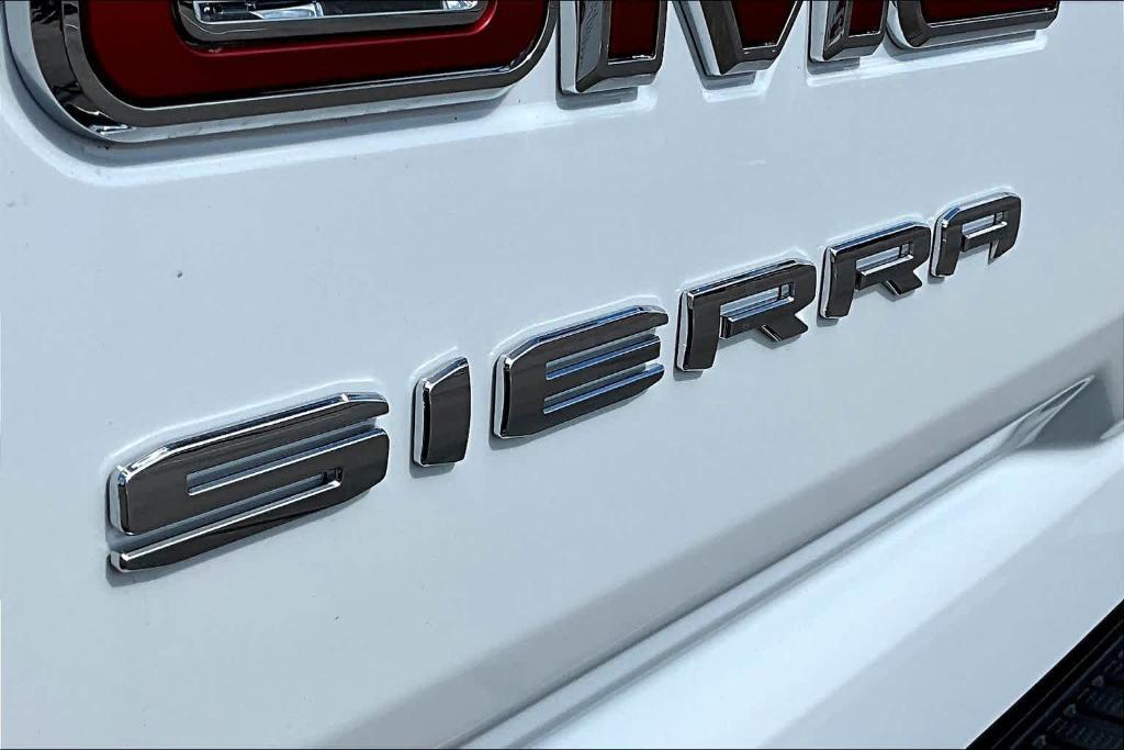 new 2025 GMC Sierra 1500 car, priced at $46,381