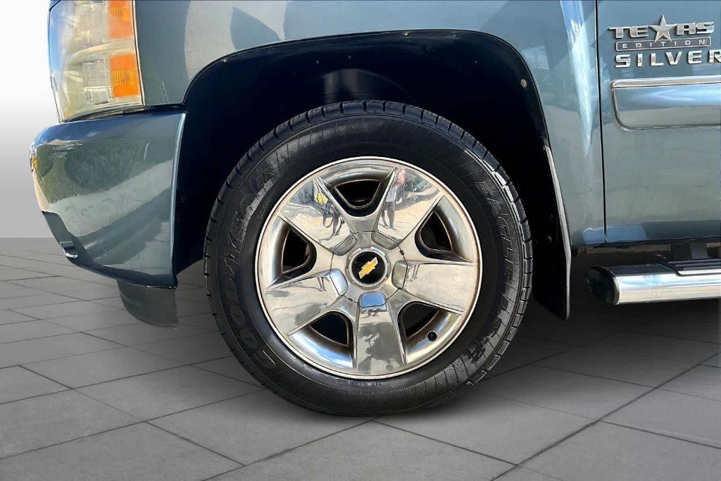 used 2011 Chevrolet Silverado 1500 car, priced at $9,998