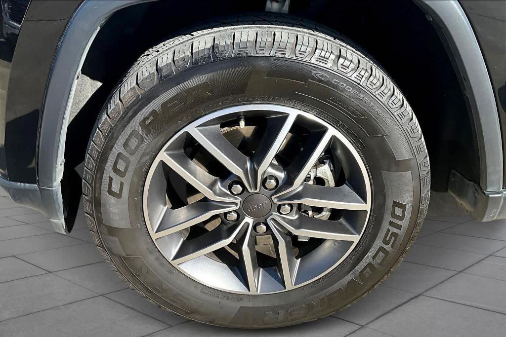 used 2020 Jeep Grand Cherokee car, priced at $20,388