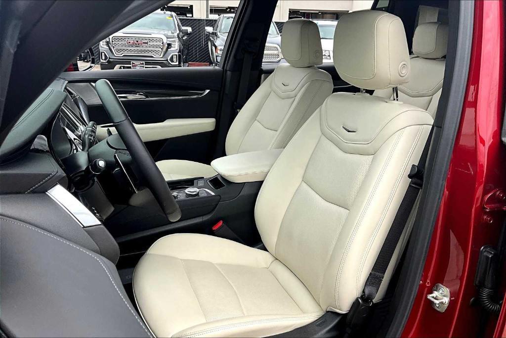 used 2024 Cadillac XT6 car, priced at $53,054