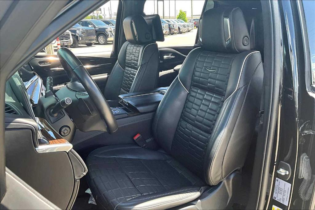 used 2022 Cadillac Escalade ESV car, priced at $68,999