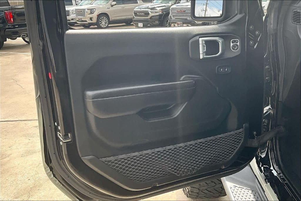 used 2020 Jeep Gladiator car, priced at $27,800