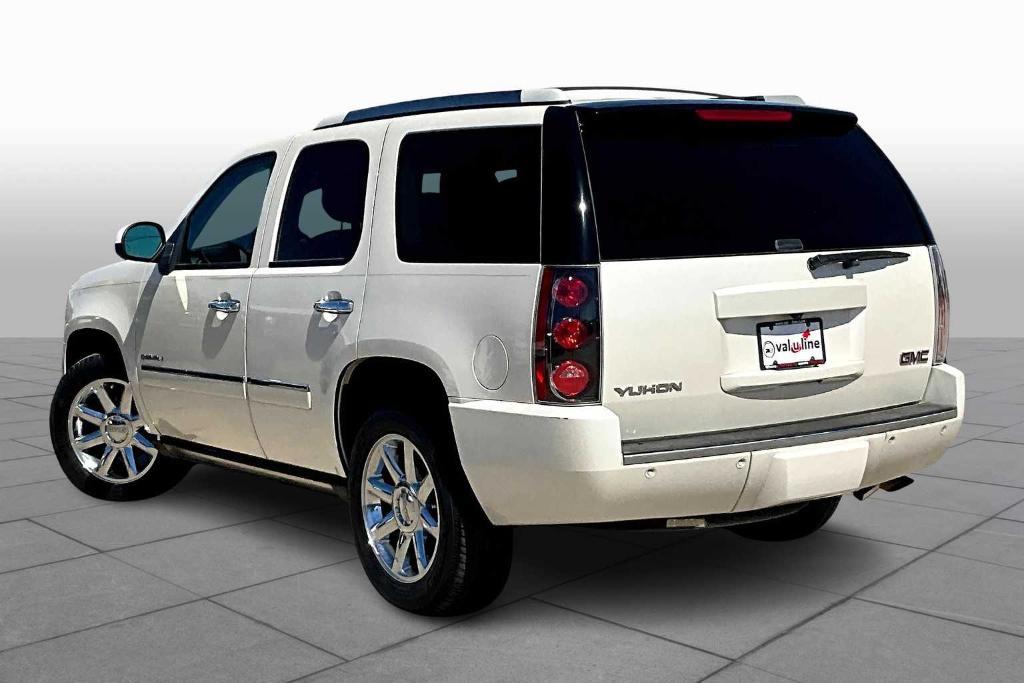 used 2013 GMC Yukon car, priced at $17,800