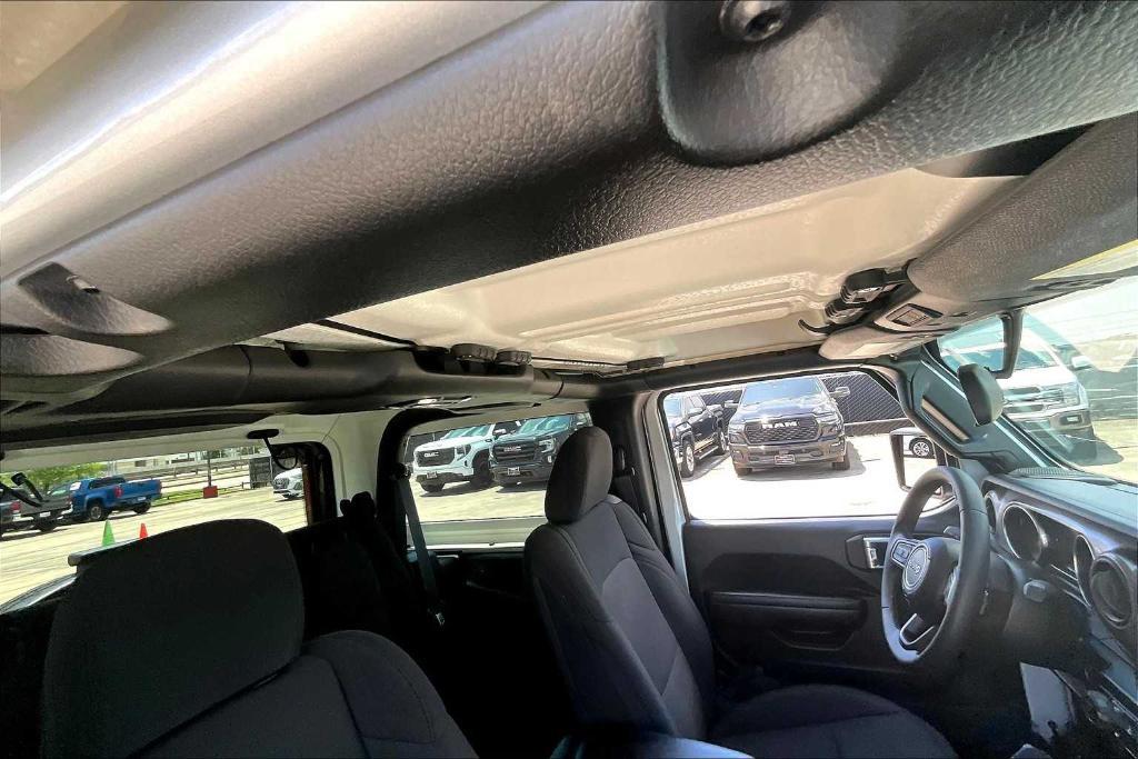 used 2022 Jeep Wrangler car, priced at $27,236