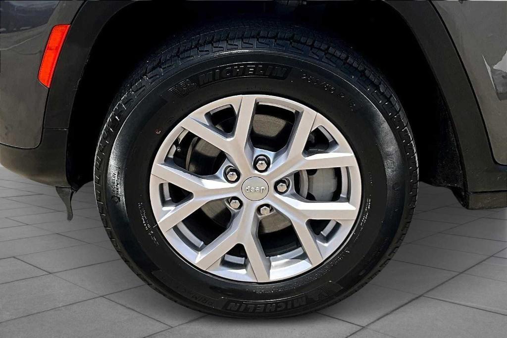 used 2022 Jeep Grand Cherokee car, priced at $31,585