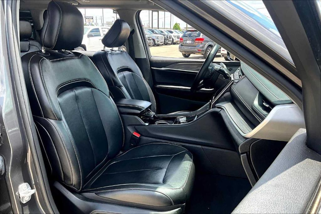 used 2022 Jeep Grand Cherokee car, priced at $31,585