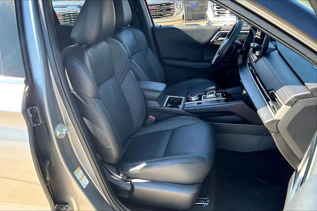 used 2023 Mitsubishi Outlander car, priced at $24,992