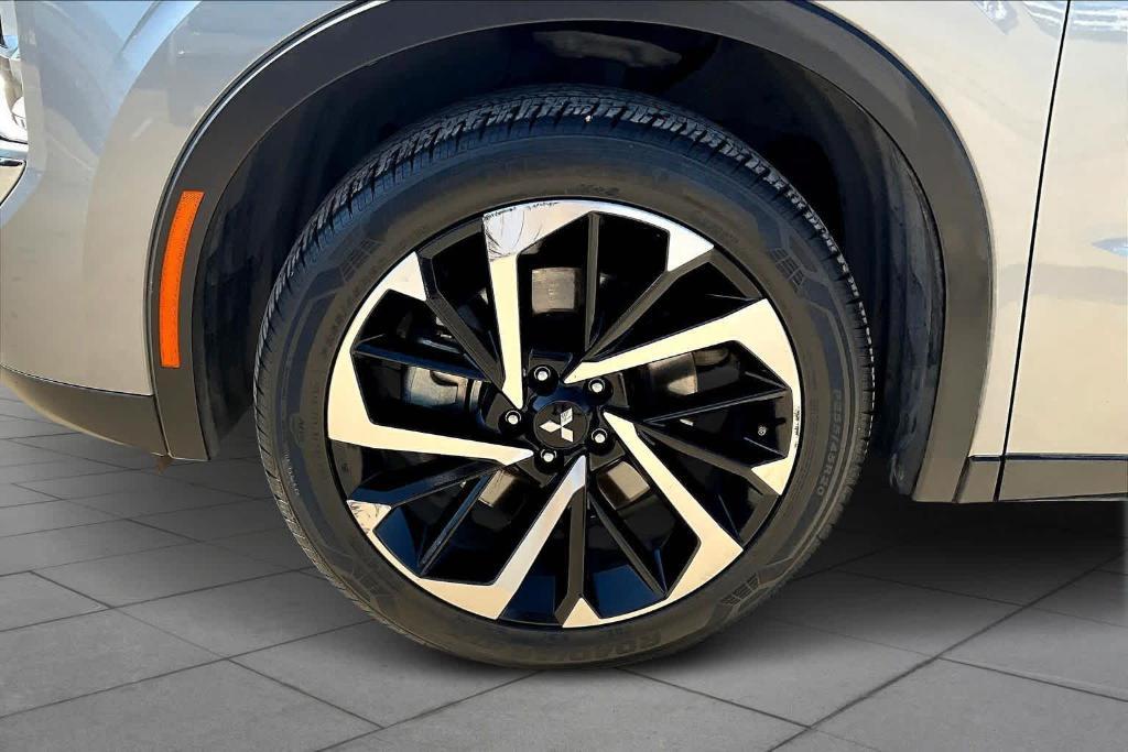 used 2023 Mitsubishi Outlander car, priced at $24,992