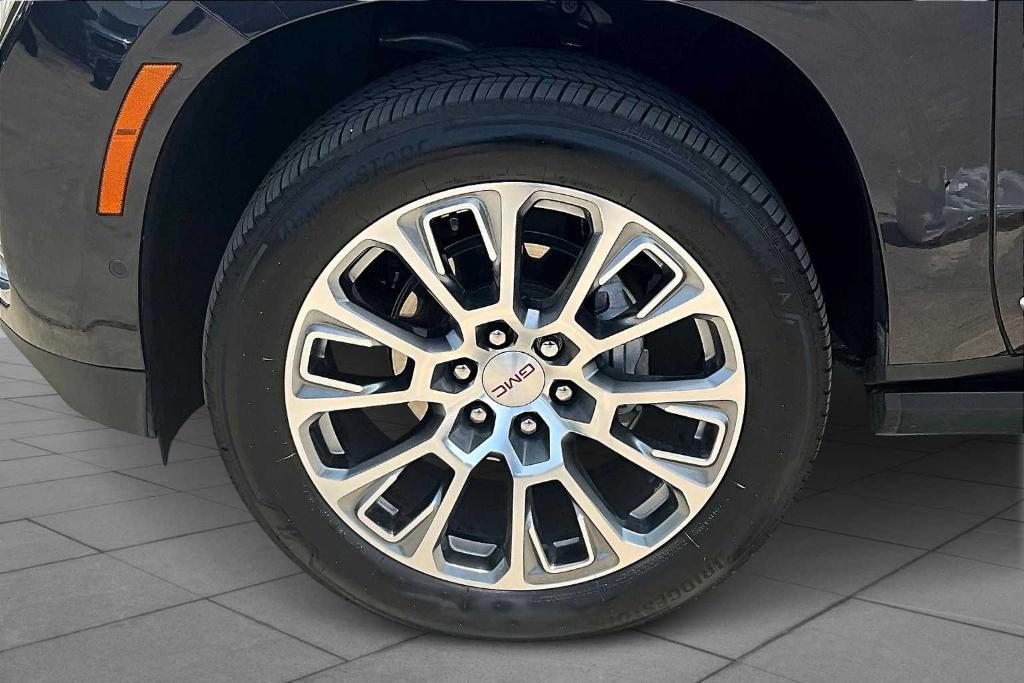 used 2025 GMC Yukon car, priced at $79,920