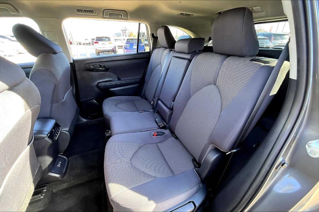 used 2023 Toyota Highlander car, priced at $33,900