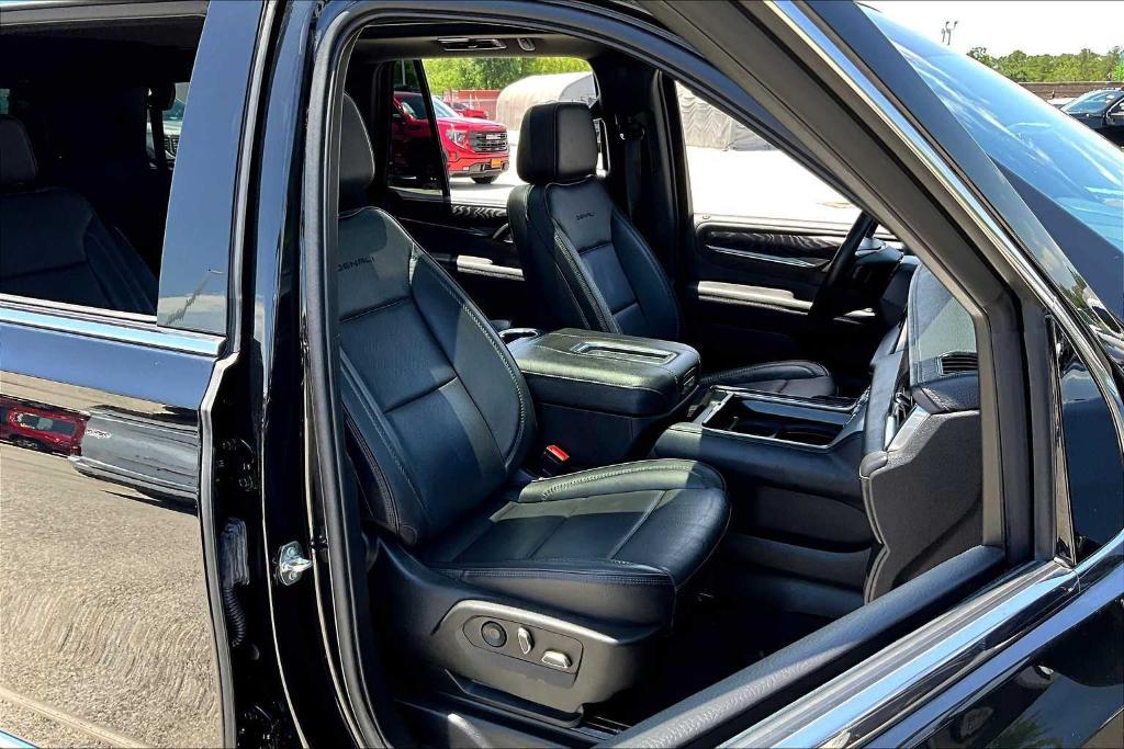 used 2022 GMC Yukon car, priced at $61,000