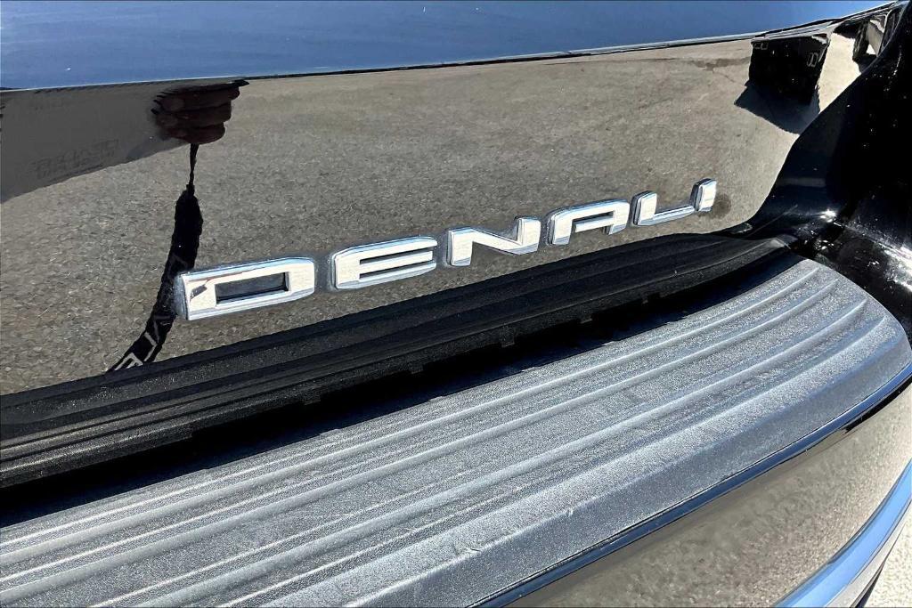 used 2022 GMC Yukon car, priced at $61,000