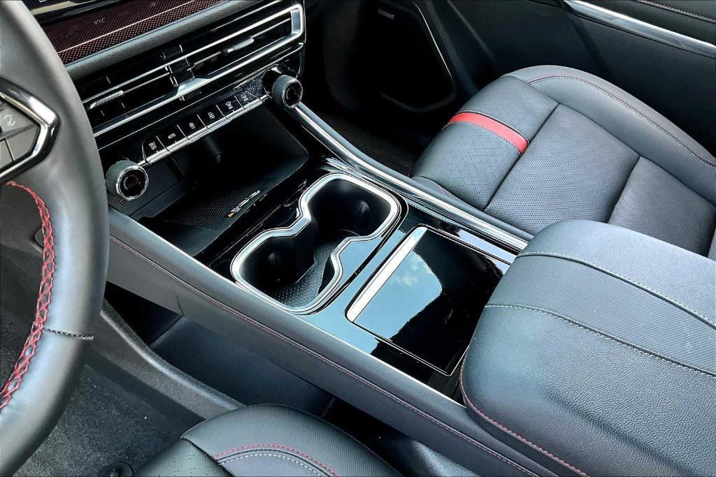 used 2024 Chevrolet Traverse car, priced at $48,895