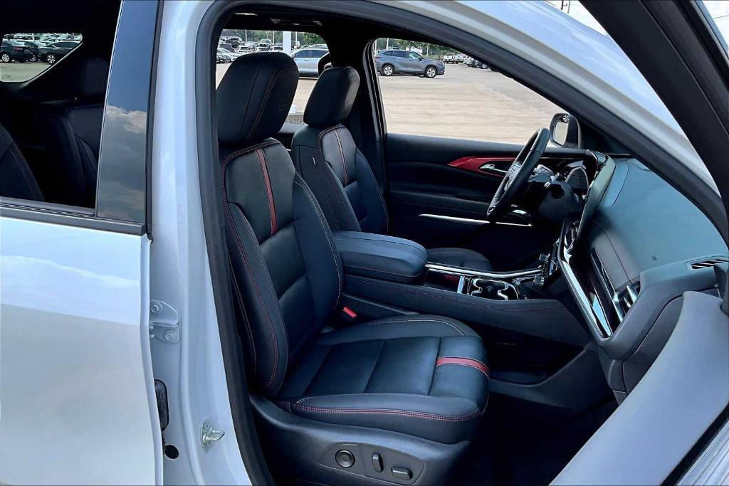 used 2024 Chevrolet Traverse car, priced at $48,895